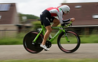 Dubbelslag voor Bissegger in tijdrit SPIE Internationale Junioren Driedaagse (video)